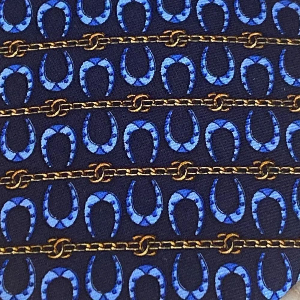 Chanel Horseshoes CC Logo 100% Silk Tie - Picture 4 of 11